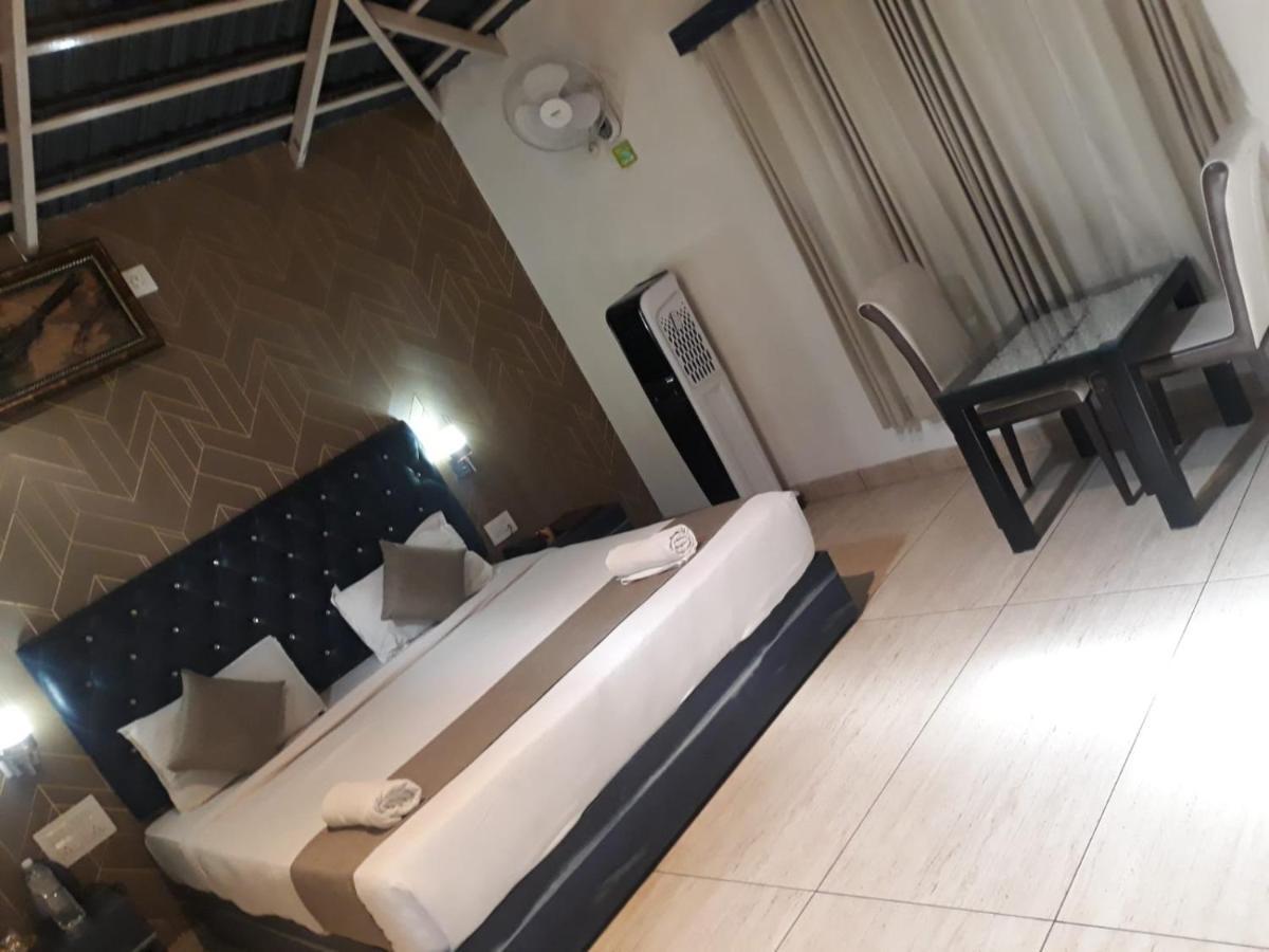 Misty Rain Estate Hotel Madikeri Ngoại thất bức ảnh