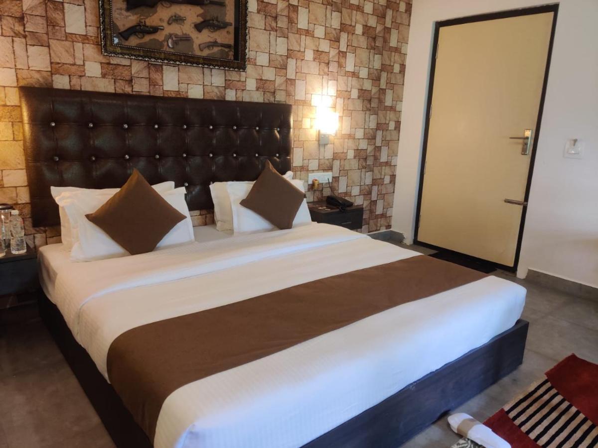 Misty Rain Estate Hotel Madikeri Ngoại thất bức ảnh