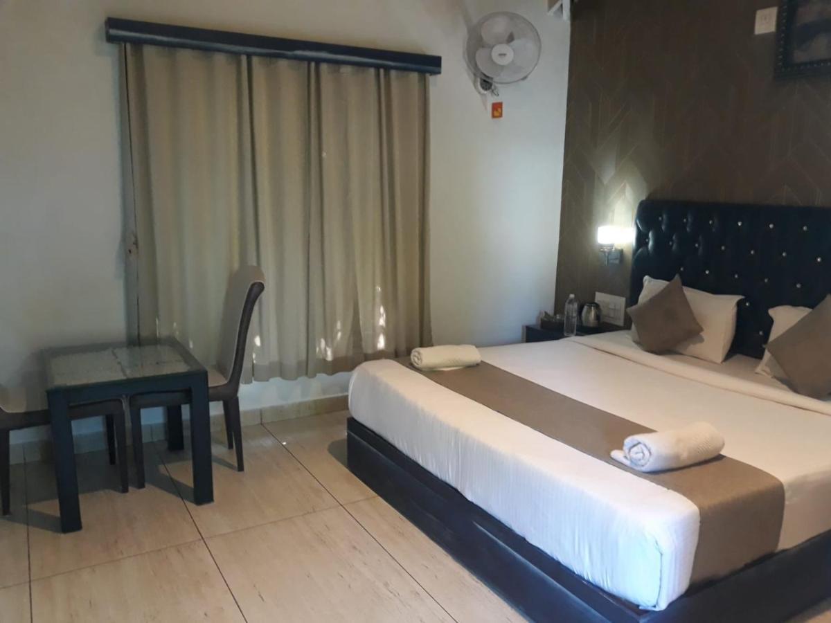 Misty Rain Estate Hotel Madikeri Ngoại thất bức ảnh