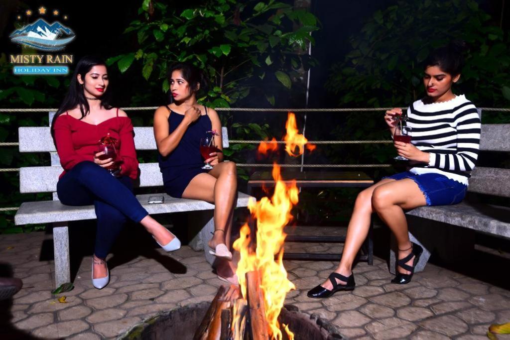 Misty Rain Estate Hotel Madikeri Ngoại thất bức ảnh