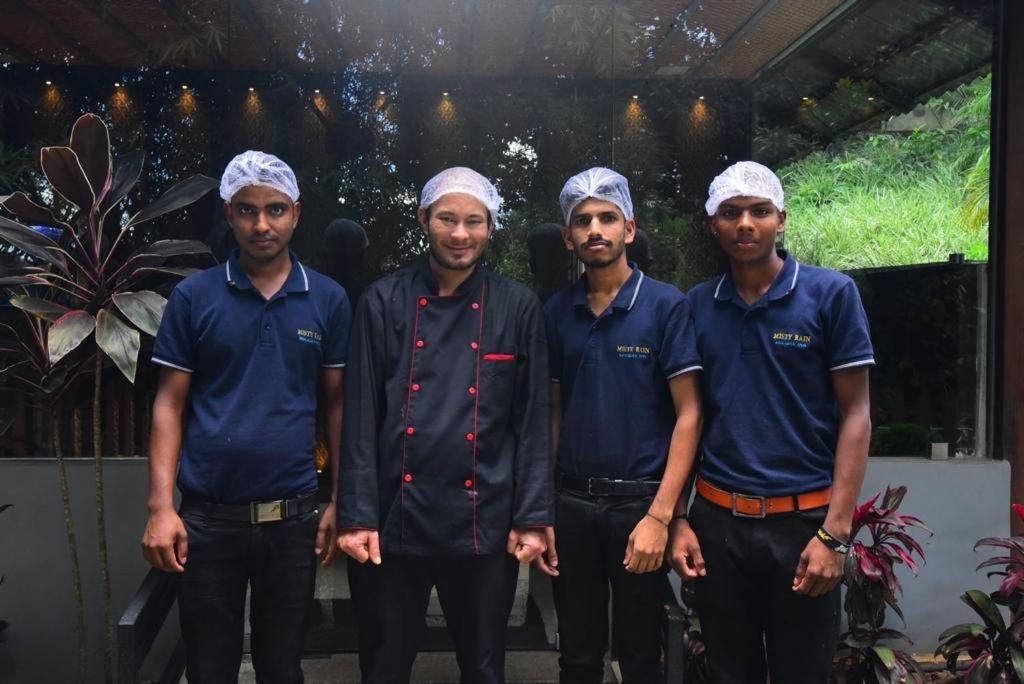 Misty Rain Estate Hotel Madikeri Ngoại thất bức ảnh