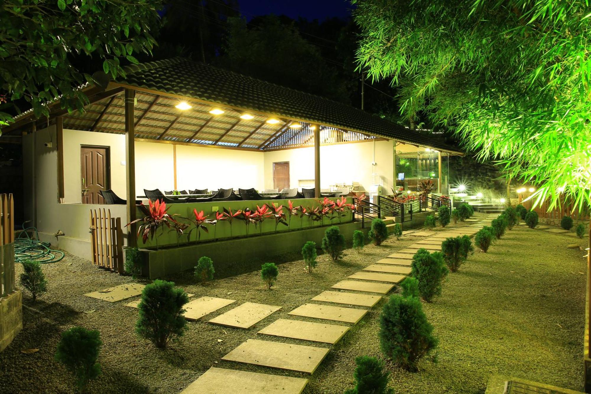 Misty Rain Estate Hotel Madikeri Ngoại thất bức ảnh
