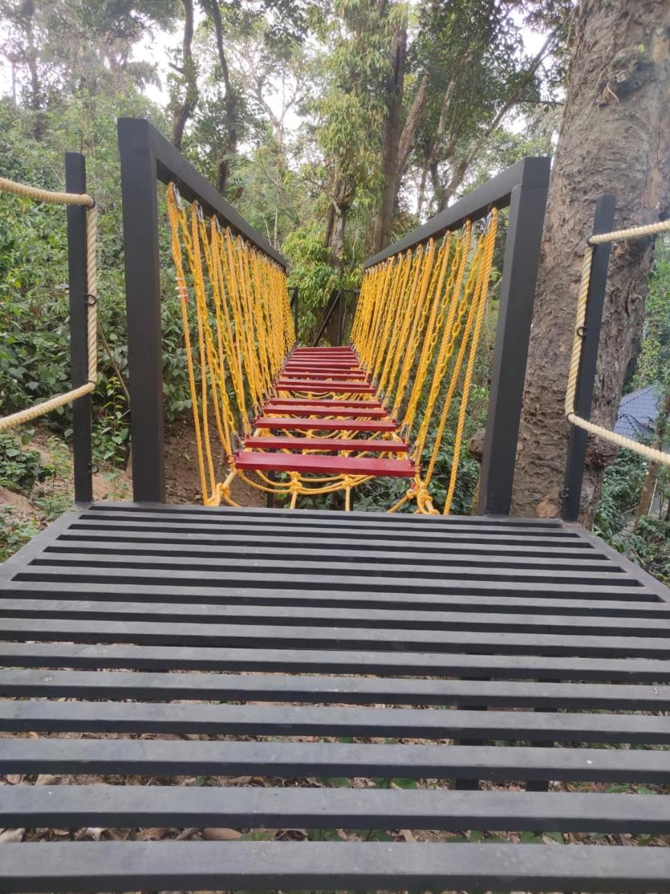 Misty Rain Estate Hotel Madikeri Ngoại thất bức ảnh
